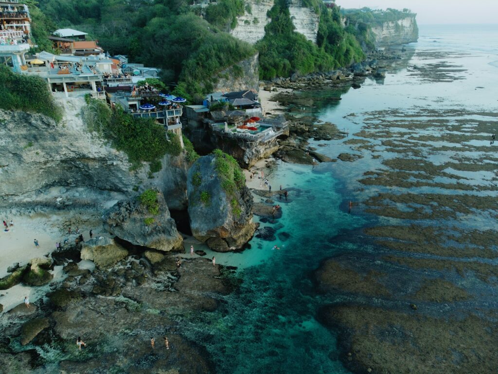 Bali Helicopter Proposal Over the Uluwatu Cliffs: How to Plan the Surprise